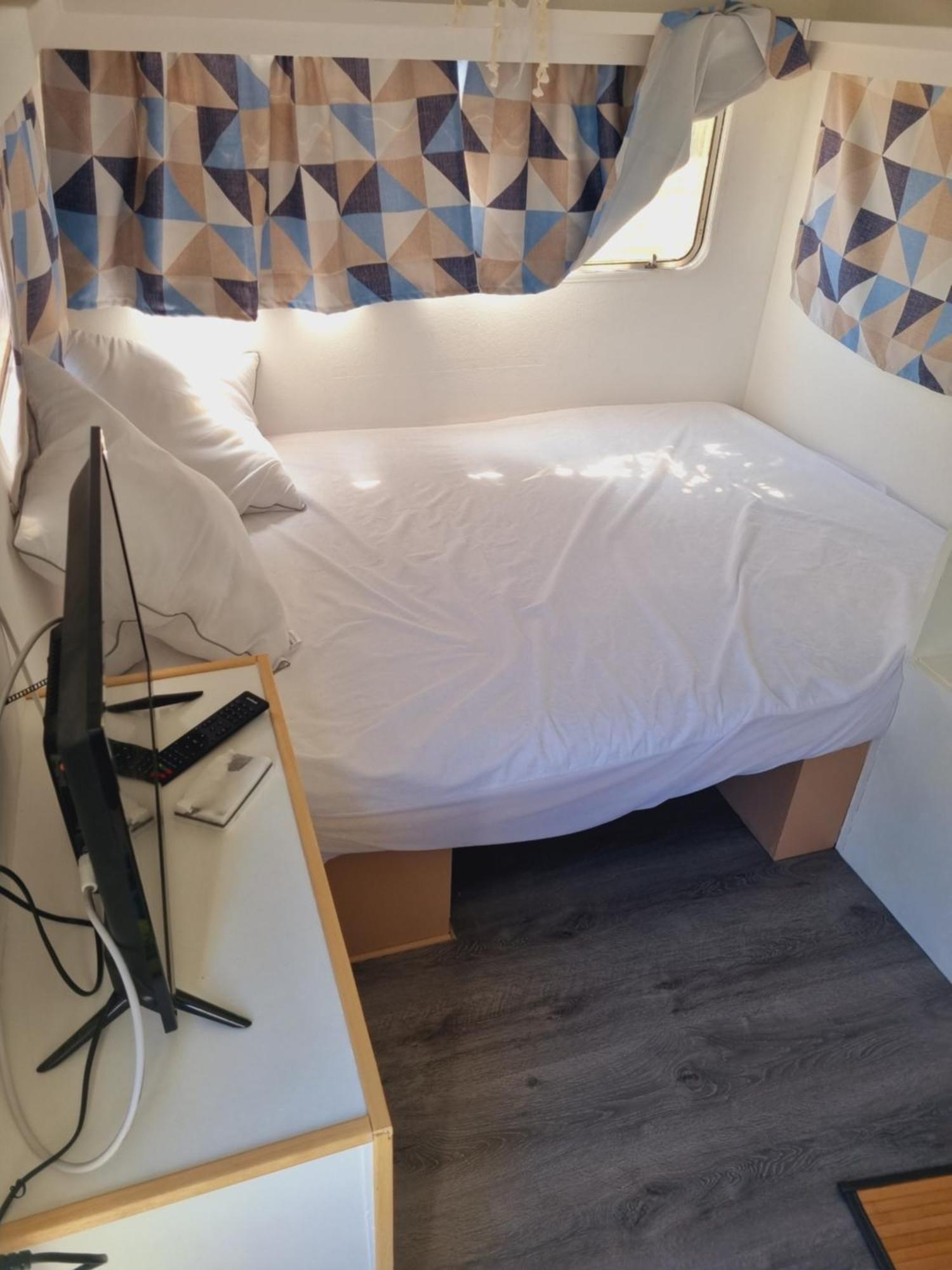 Le Mazet Hotel Poussan Bagian luar foto