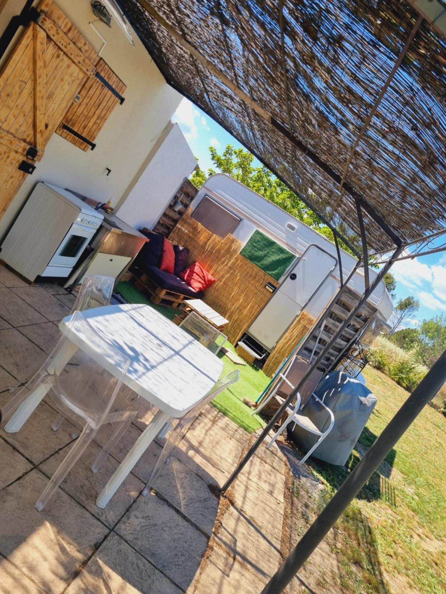 Le Mazet Hotel Poussan Bagian luar foto
